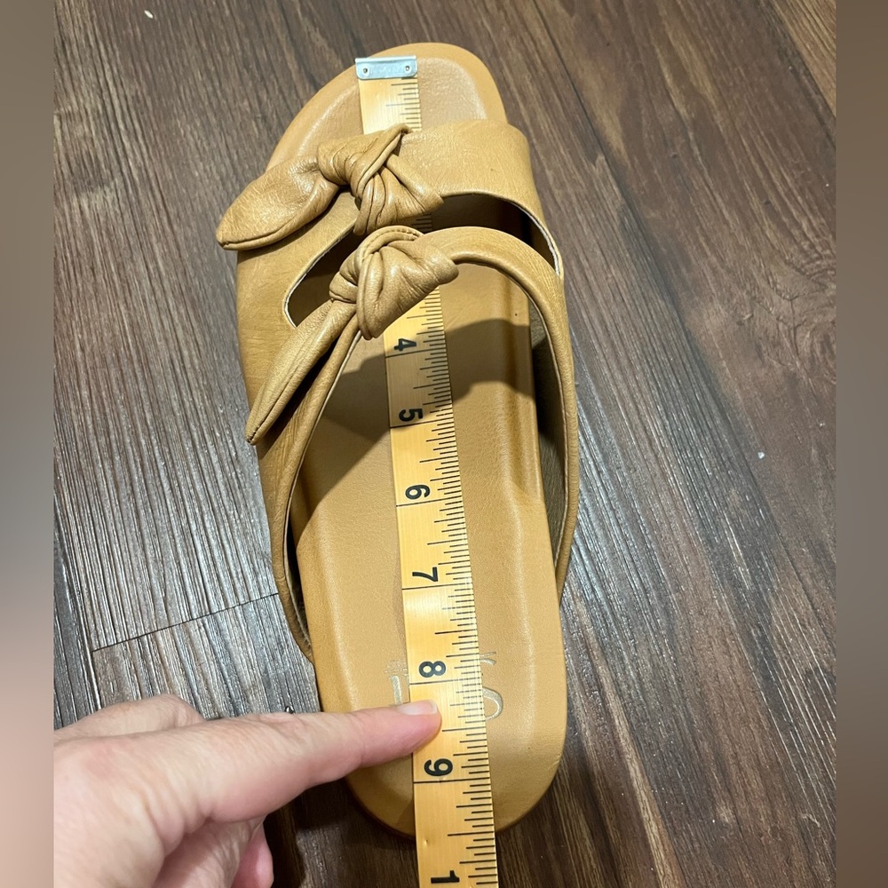 Sofft Alizah Tan For Women Size 7 1/2M - Picture 10 of 12